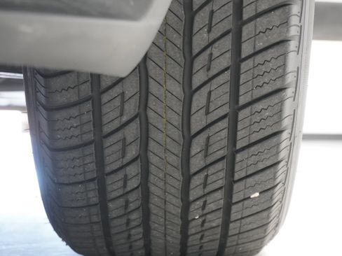 Used 2013 Lincoln MKX FWD image 28