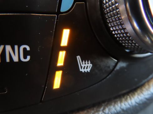 Used 2023 Chevrolet Equinox LT w/ Driver Convenience Package image 7