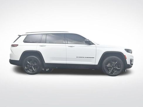 Used 2023 Jeep Grand Cherokee L Limited w/ Black Appearance Package image 33