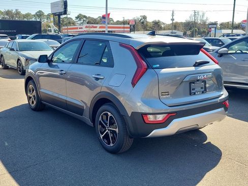 New 2026 Kia Niro EX FWD image 4