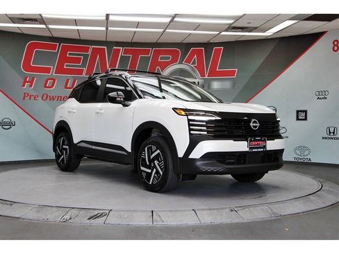 New 2026 Nissan Kicks SV w/ SV Premium Package image 1