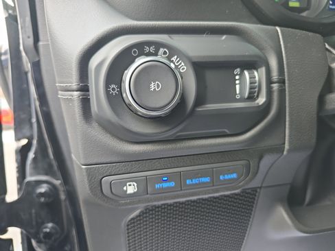 Used 2024 Jeep Wrangler High Altitude image 16