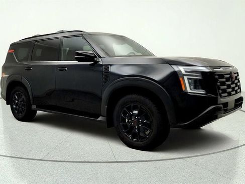 Used 2025 Nissan Armada PRO-4X AWD/4WD image 3