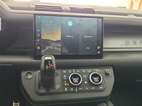Certified 2025 Land Rover Defender 110 V8 image 19