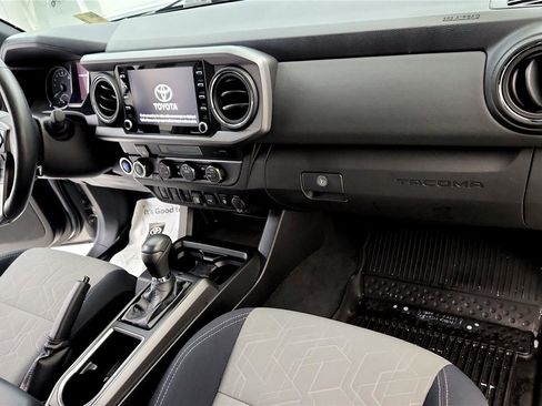 Certified 2021 Toyota Tacoma TRD Off-Road image 15