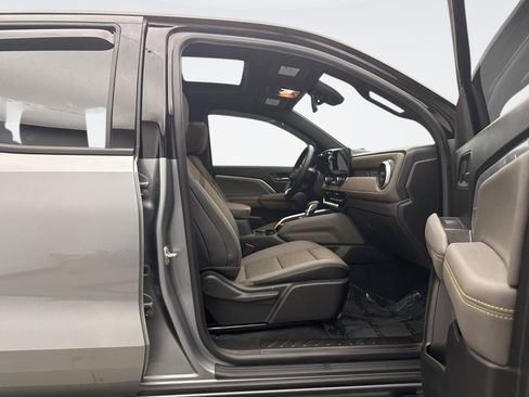 Used 2024 Chevrolet Colorado ZR2 w/ ZR2 Convenience Package III AWD/4WD image 17