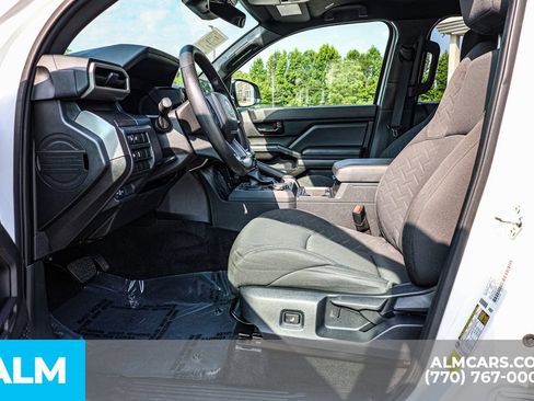 Used 2024 Toyota Tacoma SR5 AWD/4WD image 18