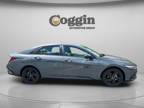 New 2026 Hyundai Elantra Sport image 6