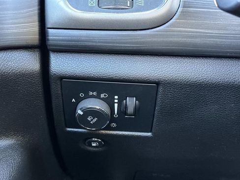 Certified 2022 Jeep Grand Cherokee Laredo X image 27