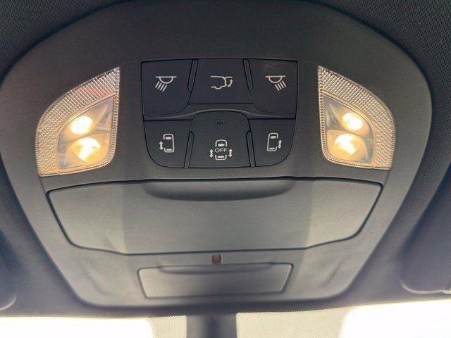 Used 2025 Chrysler Pacifica Select FWD image 20