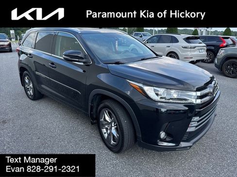 Used 2017 Toyota Highlander Limited Platinum AWD/4WD image 3