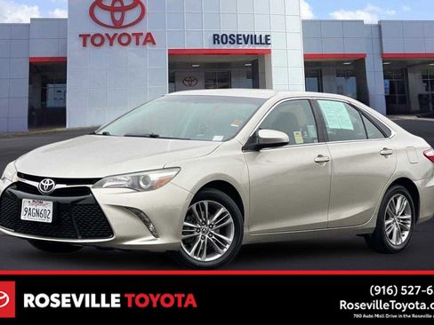 Certified 2016 Toyota Camry SE image 1