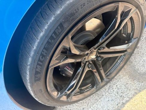 Used 2022 Chevrolet Camaro LT w/ Technology Package RWD image 4