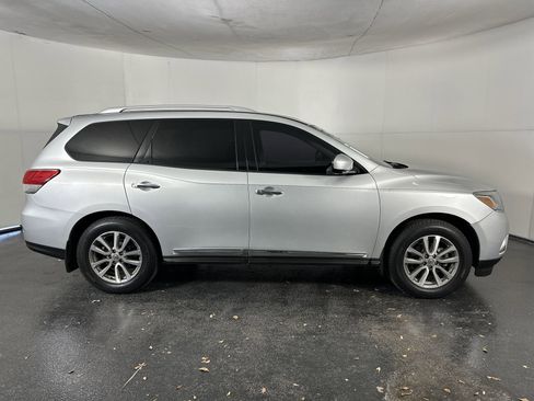 Used 2016 Nissan Pathfinder SL w/ SL Tech Package image 13