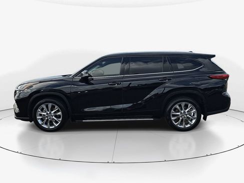 Used 2022 Toyota Highlander Limited FWD image 10