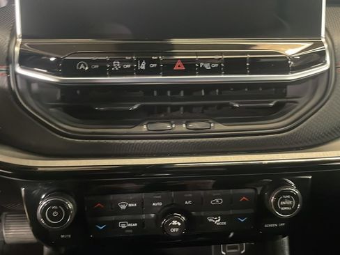 Certified 2025 Jeep Compass Trailhawk AWD/4WD image 20