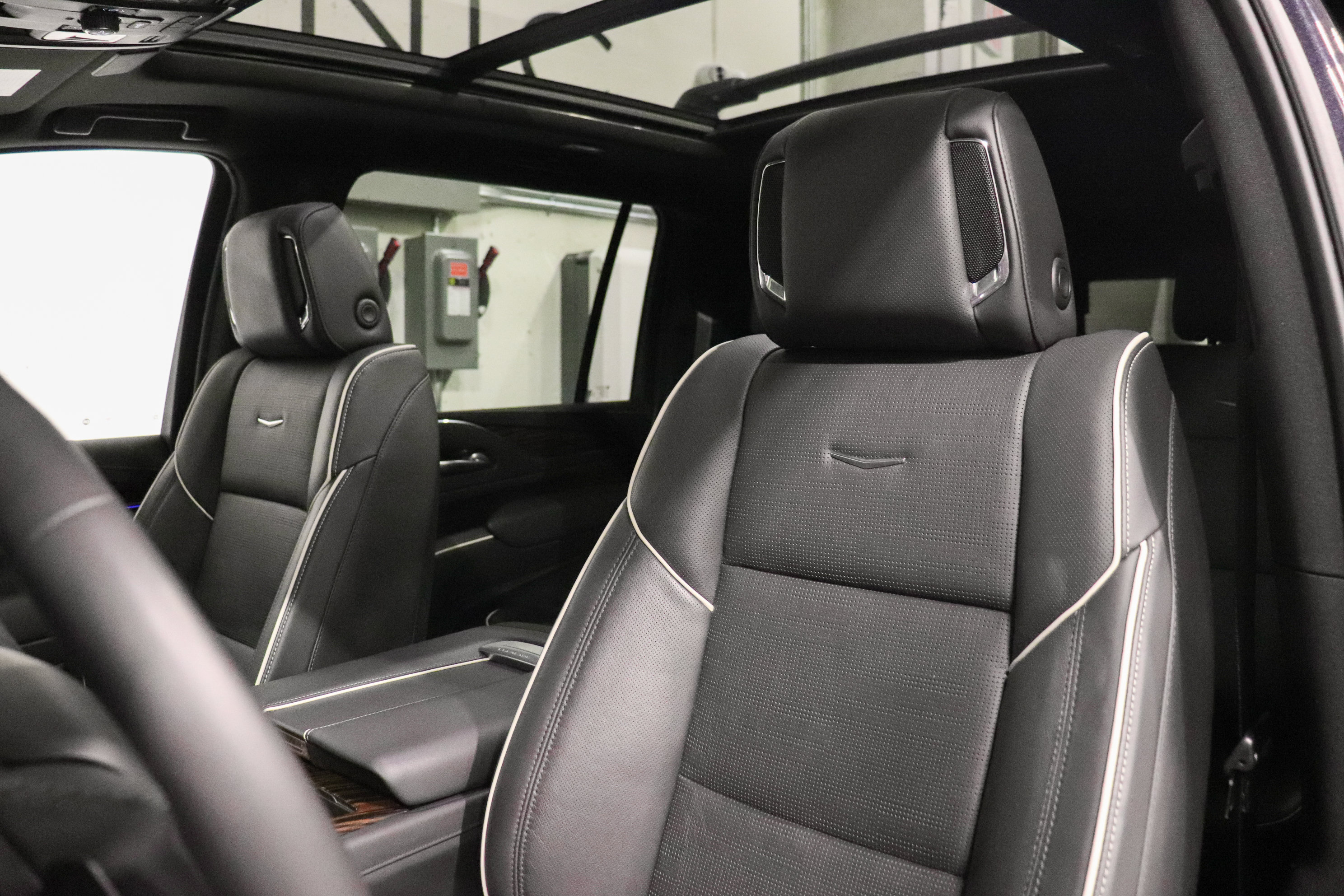 Certified 2023 Cadillac Escalade ESV Premium Luxury AWD/4WD image 14