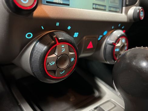 Used 2015 Chevrolet Camaro LT RWD image 28