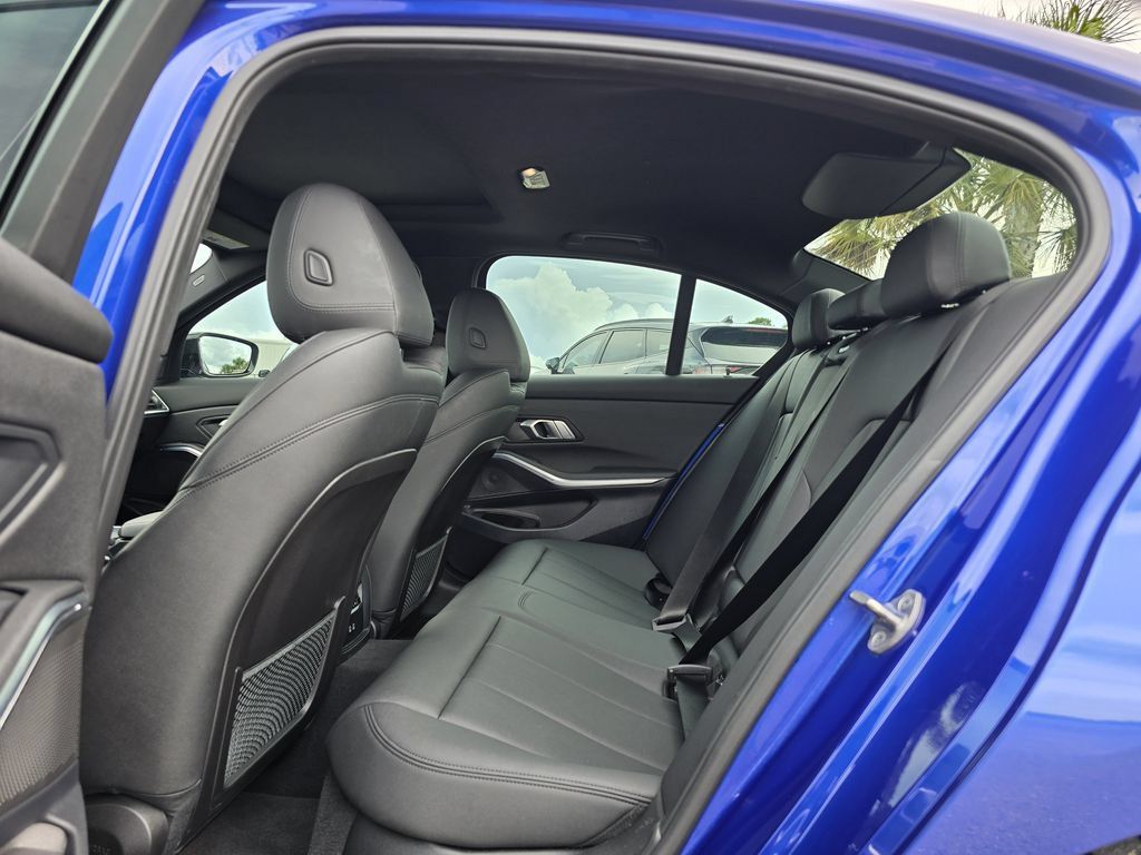 Used 2021 BMW 330i Sedan w/ M Sport Package RWD image 14