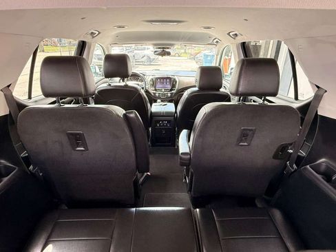 Used 2021 Chevrolet Traverse LT AWD/4WD image 39