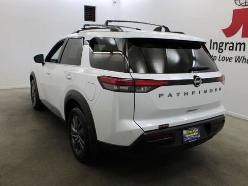 Certified 2026 Nissan Pathfinder SV FWD image 3