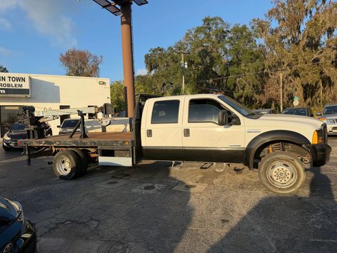 Used 2006 Ford F550 4x4 Crew Cab Super Duty image 4