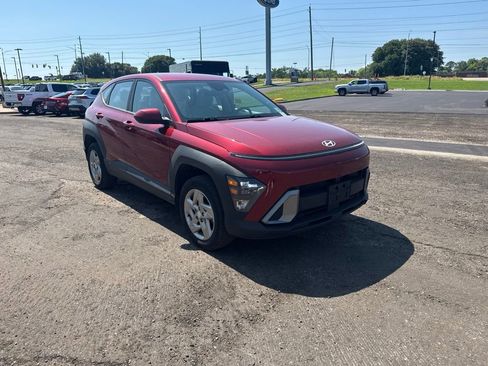 Used 2024 Hyundai Kona SE AWD/4WD image 1