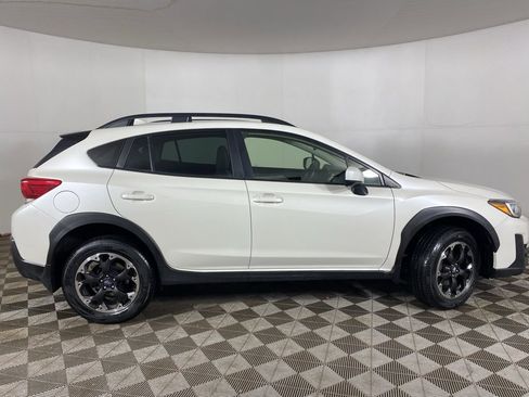 Used 2023 Subaru Crosstrek 2.0i Premium image 4