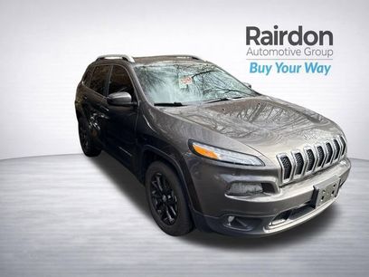 Used 2018 Jeep Cherokee Latitude Plus w/ Comfort/Convenience Group