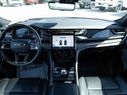 Used 2023 Jeep Grand Cherokee L Overland w/ Advanced Protech Group III image 17