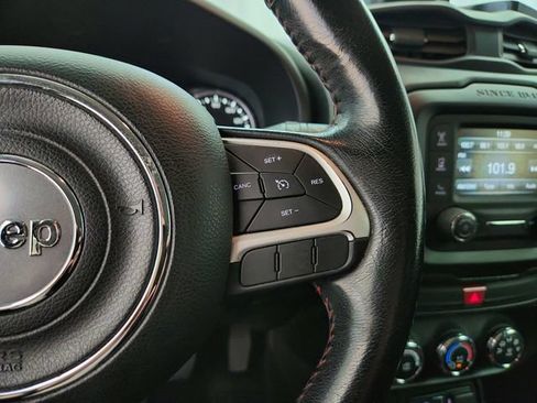Used 2017 Jeep Renegade Trailhawk AWD/4WD image 18