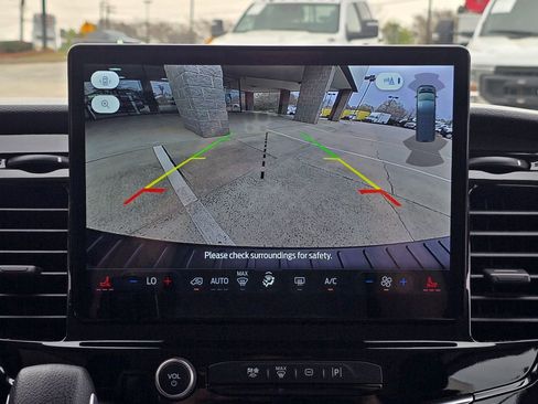 Used 2023 Ford Transit 350 XLT image 32