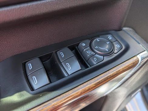 Used 2022 Chevrolet Silverado 2500 High Country w/ Safety Package II image 36