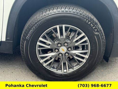 Certified 2025 Chevrolet Traverse LT w/ Driver Confidence Package AWD/4WD image 30