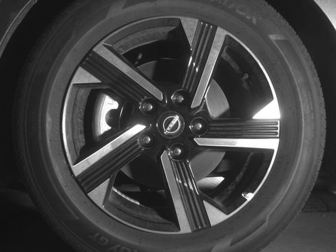 Used 2025 Nissan Sentra SV FWD image 12