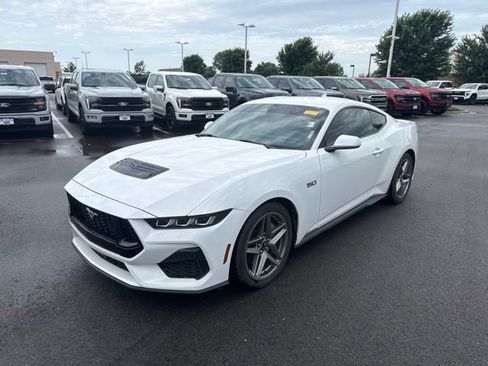 Used 2024 Ford Mustang GT Premium RWD image 3