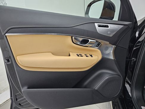 Used 2022 Volvo XC90 T6 Inscription w/ Lounge Package image 13