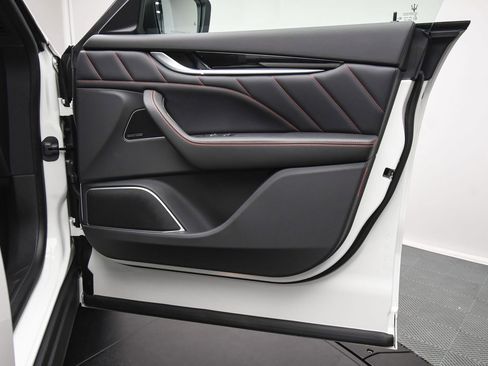 New 2024 Maserati Levante GT Ultima image 44