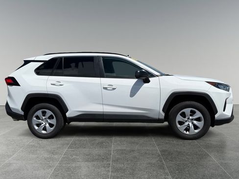 Used 2021 Toyota RAV4 LE AWD/4WD image 7