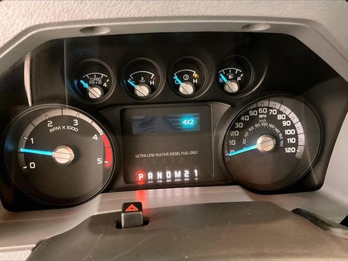 Used 2015 Ford F250 XL w/ Power Equipment Group image 11