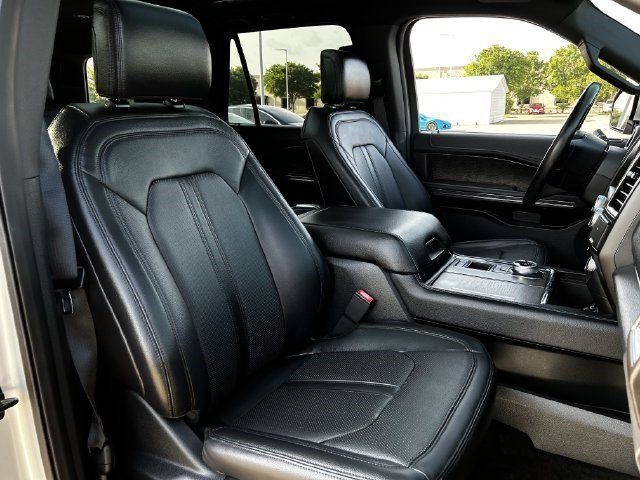 Used 2019 Ford Expedition Limited w/ Equipment Group 301A RWD image 23