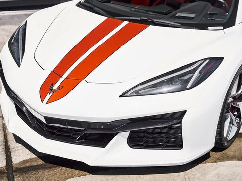 Used 2025 Chevrolet Corvette Z06 RWD image 7
