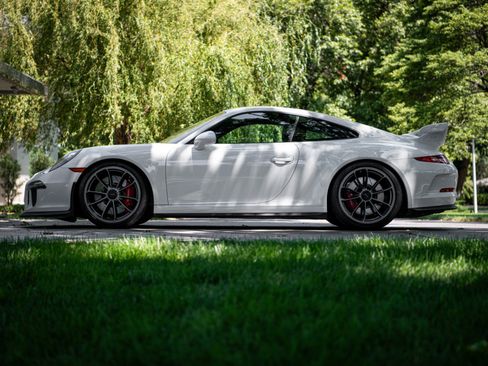 Used 2015 Porsche 911 GT3 RWD image 7