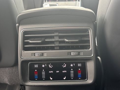 Used 2022 Audi Q7 3.0T Prestige image 56