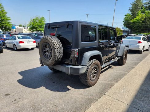 Used 2017 Jeep Wrangler Unlimited Sport w/ Connectivity Group AWD/4WD image 5