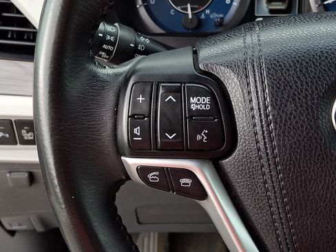 Used 2016 Toyota Sienna XLE Premium AWD/4WD image 27