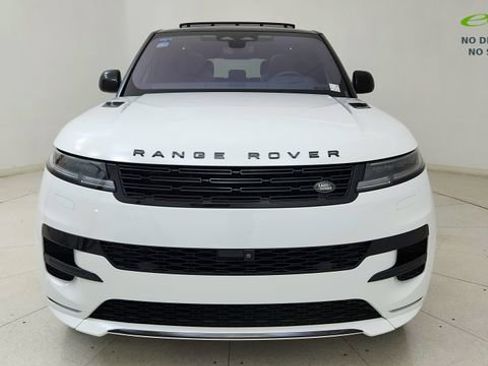 Used 2023 Land Rover Range Rover Sport SE Dynamic image 2