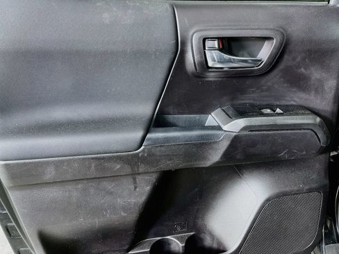 Used 2020 Toyota Tacoma 4x4 Double Cab image 31