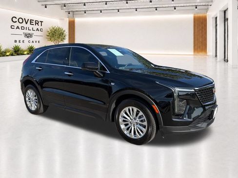 Used 2024 Cadillac XT4 Luxury w/ Cold Weather Package FWD image 1