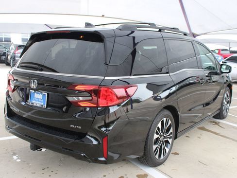Used 2025 Honda Odyssey Elite image 6